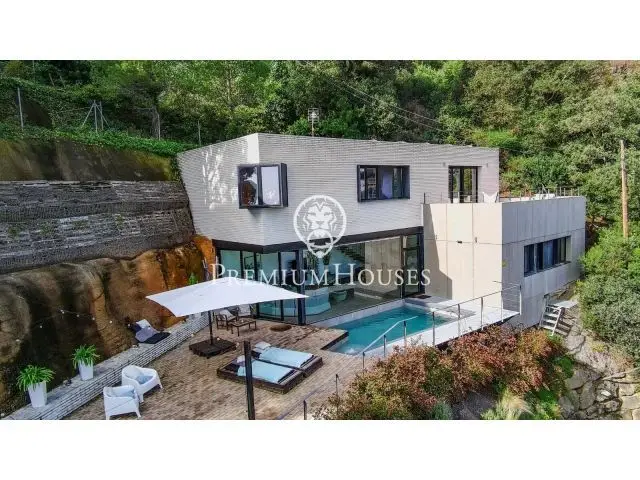 Casa Independiente con Vistas Panorámicas en Sant Cebrià de Vallalta