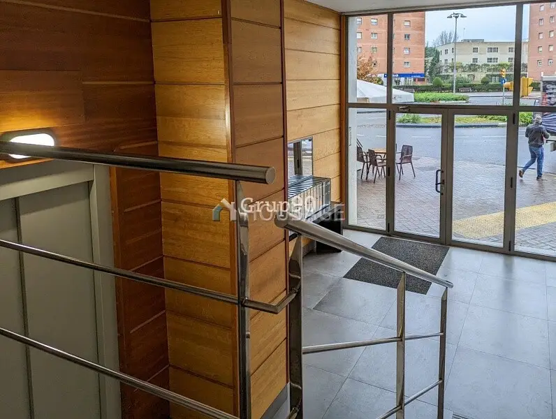 Piso en Venta en Lérida: Luminoso y Espacioso